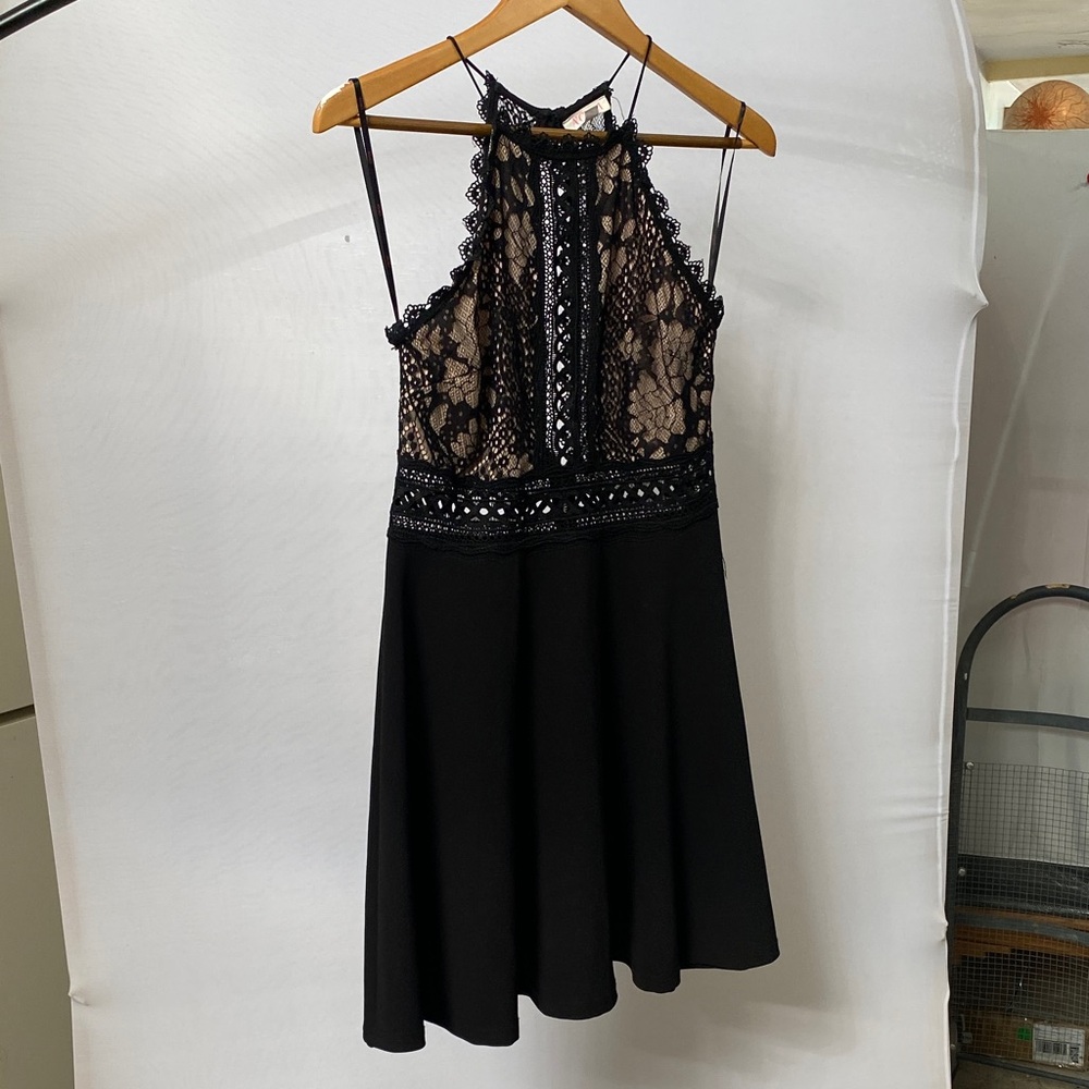 Elegant Black Lace Halter Dress